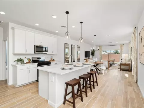 9821 N Summerstone Ave, Tucson, AZ 85743