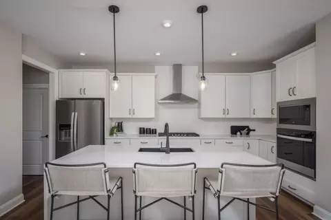 Kitchen - 10 Lake Como Ct, Orange, OH 44128 photo 2 of 3