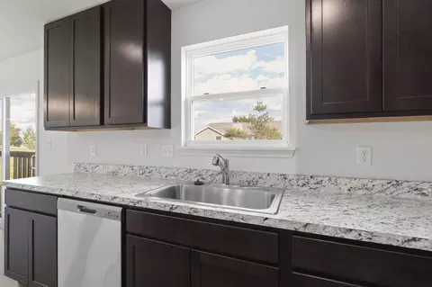 Kitchen - 2316 Heatherfield Dr, Rolla, MO 65401 photo 3 of 4