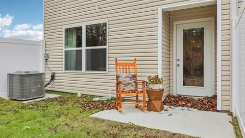 Exterior - 261 Dale Mires Ln, Baxter, TN 38544 photo 2 of 6