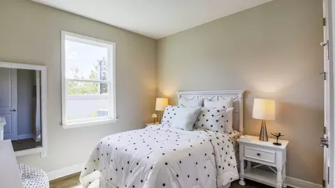 Bedroom - 14055 Spring Hill Dr, Spring Hill, FL 34609 photo 10 of 11