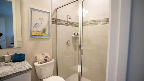 Bath - 14055 Spring Hill Dr, Spring Hill, FL 34609 photo 2 of 15