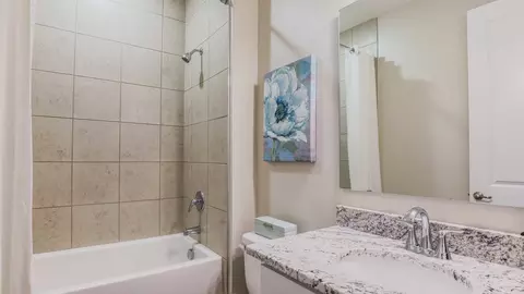 Bath - 14055 Spring Hill Dr, Spring Hill, FL 34609 photo 14 of 15