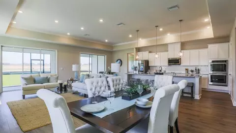 Dining - 14055 Spring Hill Dr, Spring Hill, FL 34609 photo 3 of 3