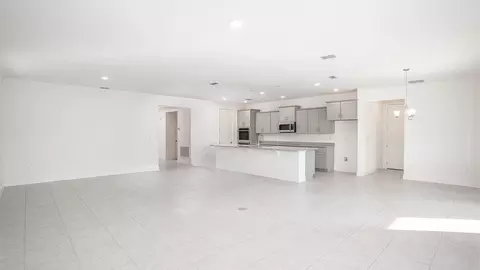Living - 14055 Spring Hill Dr, Spring Hill, FL 34609 photo 2 of 5