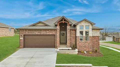 1208 W Pebblebrooke Dr, Ozark, MO 65721