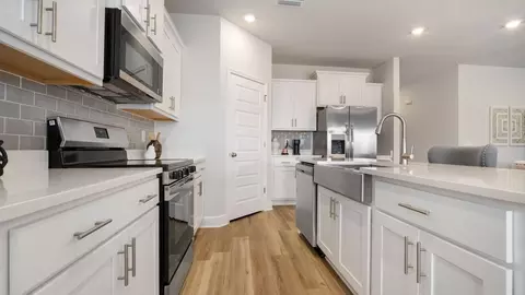 Kitchen - 7643 Anglebrook Rd N, Mobile, AL 36695 photo 1 of 5