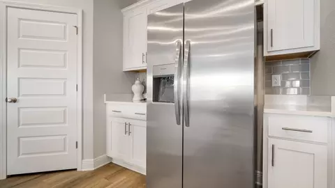 Kitchen - 7643 Anglebrook Rd N, Mobile, AL 36695 photo 5 of 5