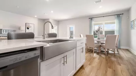 Kitchen - 7643 Anglebrook Rd N, Mobile, AL 36695 photo 4 of 5