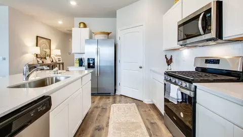 Kitchen - 117 Gateway Dr, Jackson, TN 38305 photo 2 of 11