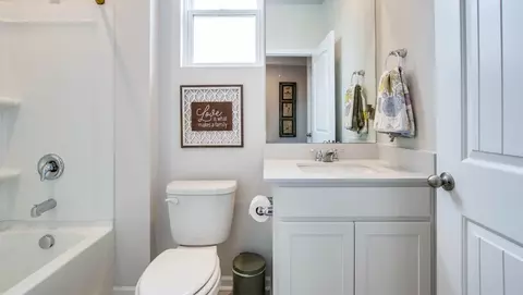 Bath - 117 Gateway Dr, Jackson, TN 38305 photo 1 of 6