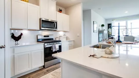 Kitchen - 117 Gateway Dr, Jackson, TN 38305 photo 3 of 11