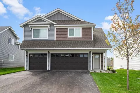 600 Redwood Loop N, Cambridge, MN 55008