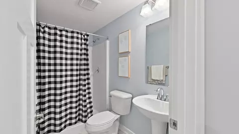 Bath - 3301 Greycliff Trl, Franklin, OH 45005 photo 12 of 16