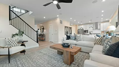 Living - 3301 Greycliff Trl, Franklin, OH 45005 photo 8 of 8