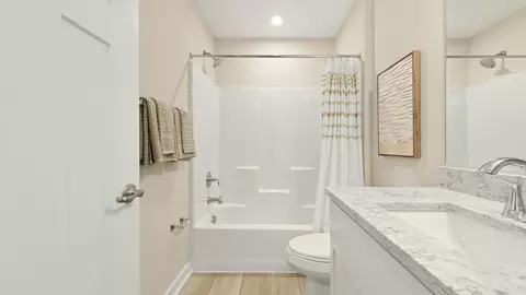 Bath - 3301 Greycliff Trl, Franklin, OH 45005 photo 15 of 16