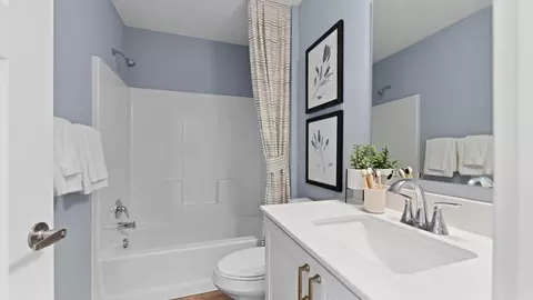 Bath - 3301 Greycliff Trl, Franklin, OH 45005 photo 6 of 16