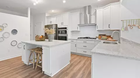 Kitchen - 3301 Greycliff Trl, Franklin, OH 45005 photo 2 of 11