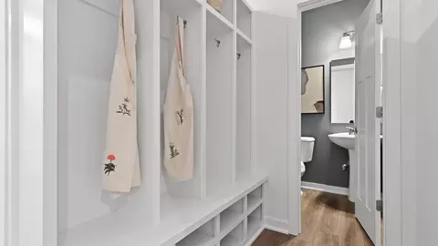 Entry Way - 3301 Greycliff Trl, Franklin, OH 45005 photo 8 of 16