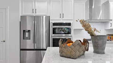 Kitchen - 3301 Greycliff Trl, Franklin, OH 45005 photo 5 of 11