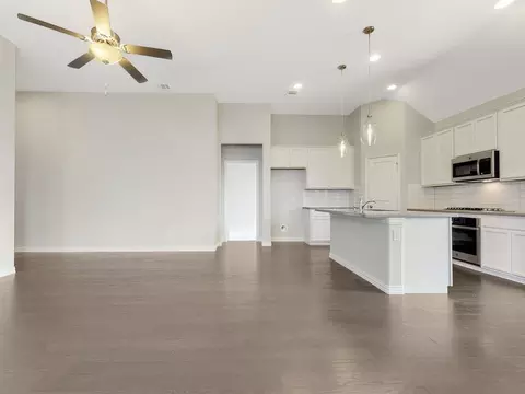 Living - 7304 Poplar Dr, Argyle, TX 76226 photo 3 of 3