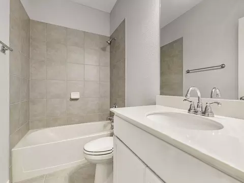 Bath - 7304 Poplar Dr, Argyle, TX 76226 photo 2 of 3