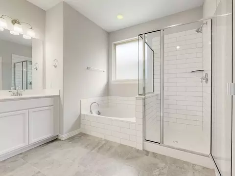 Bath - 7304 Poplar Dr, Argyle, TX 76226 photo 1 of 3