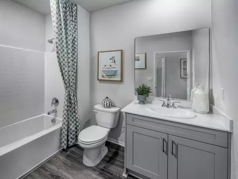 Bath - 28350 Via Alella, Temecula, CA 92591 photo 1 of 2