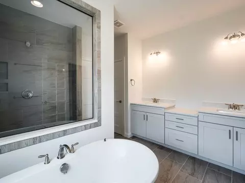 Bath - 8582 Rocky Springs Rd, Frederick, MD 21702 photo 5 of 38