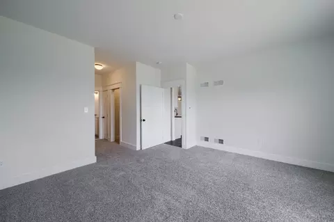Bedroom - 8582 Rocky Springs Rd, Frederick, MD 21702 photo 1 of 15