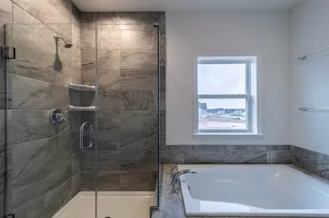 Bath - 8582 Rocky Springs Rd, Frederick, MD 21702 photo 9 of 38