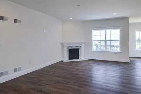 Living - 8582 Rocky Springs Rd, Frederick, MD 21702 photo 7 of 31