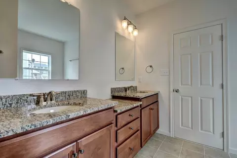 Bath - 8582 Rocky Springs Rd, Frederick, MD 21702 photo 6 of 38