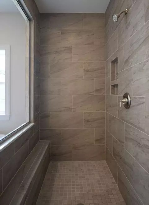 Bath - 8582 Rocky Springs Rd, Frederick, MD 21702 photo 4 of 38