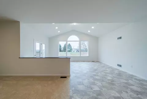 Living - 8582 Rocky Springs Rd, Frederick, MD 21702 photo 23 of 31