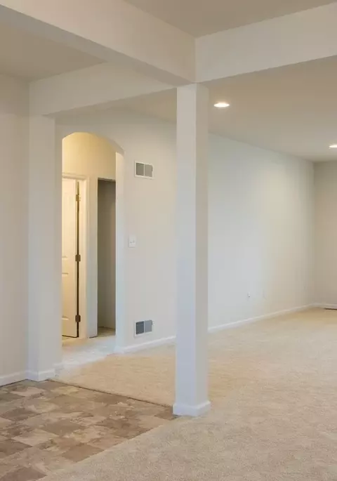 Living - 8582 Rocky Springs Rd, Frederick, MD 21702 photo 9 of 31