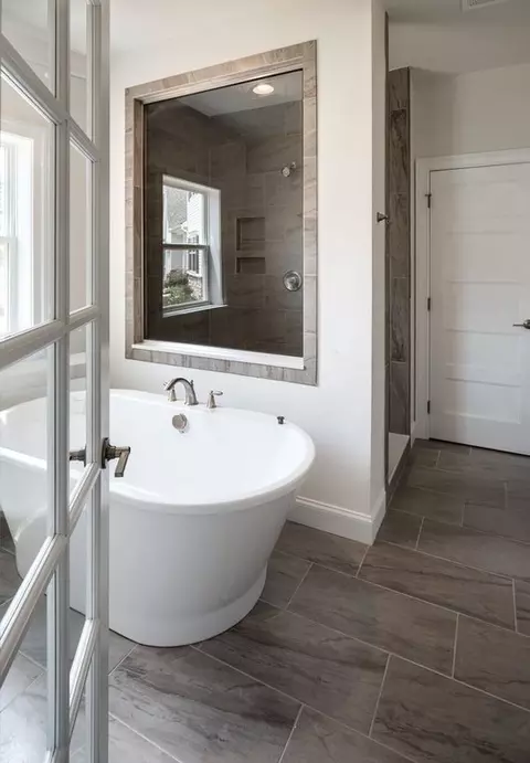 Bath - 8582 Rocky Springs Rd, Frederick, MD 21702 photo 1 of 38