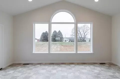 Living - 8582 Rocky Springs Rd, Frederick, MD 21702 photo 24 of 31
