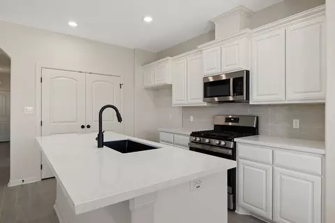 Kitchen - 119 Cabin St, Laredo, TX 78046 photo 1 of 5