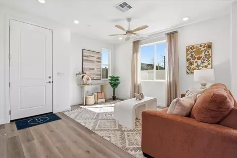Entry Way - 407 River Terrace Dr, Lompoc, CA 93436 photo 1 of 4