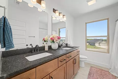 Bath - 25862 E 99th St S, Broken Arrow, OK 74014 photo 6 of 9