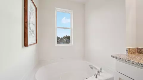 Bath - Knightsbridge, Alabaster, AL 35007 photo 3 of 6