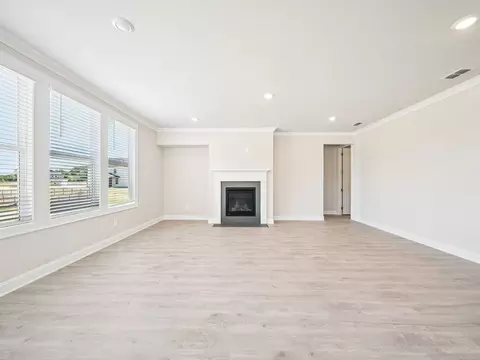 Living - 1297 Whitman Cir, Monroe, GA 30656 photo 1 of 3