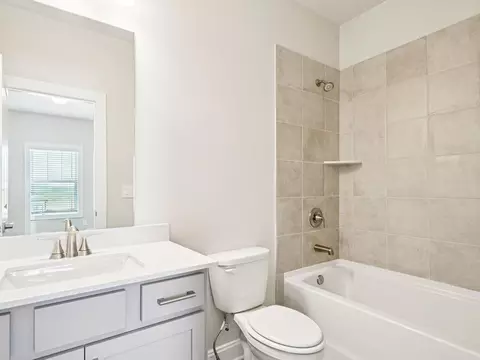 Bath - 1297 Whitman Cir, Monroe, GA 30656 photo 3 of 7