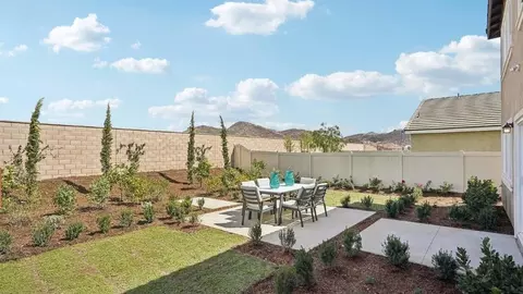Exterior - 31066 Shining Willow Dr, Winchester, CA 92596 photo 3 of 9