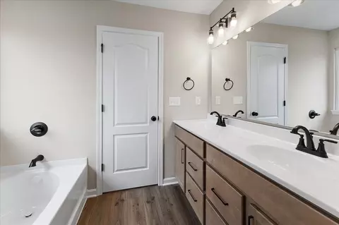 Bath - 714 Willow Green Dr, Independence, KY 41051 photo 1 of 6
