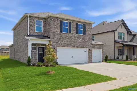 208 Irish Hill Dr, Meridianville, AL 35759
