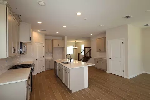 Kitchen - 1383 Lumpini St, Saint Cloud, FL 34771 photo 8 of 8