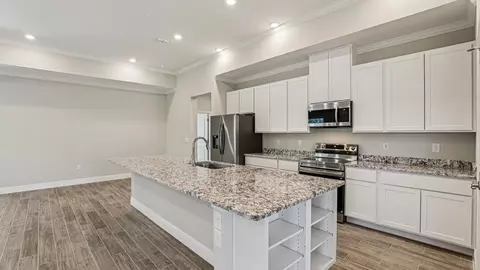 Kitchen - 14055 Spring Hill Dr, Spring Hill, FL 34609 photo 4 of 5