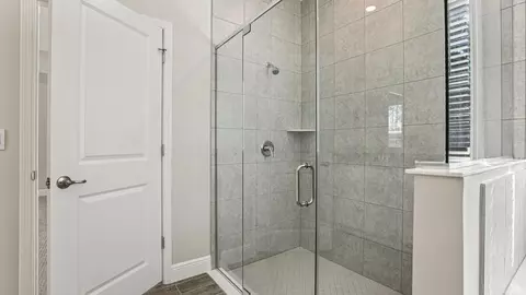 Bath - 14055 Spring Hill Dr, Spring Hill, FL 34609 photo 1 of 8